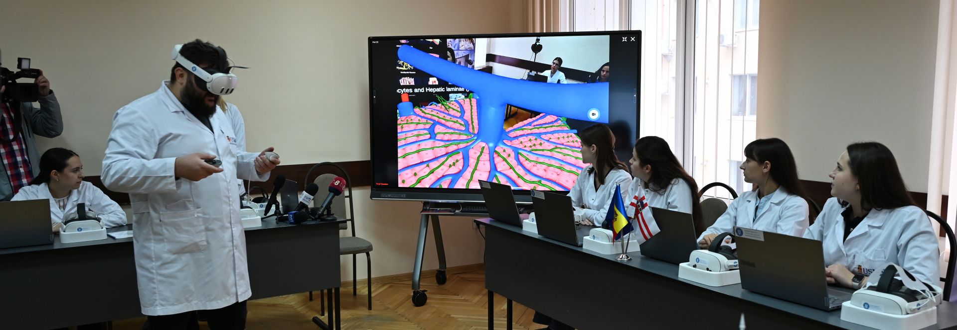 virtual reality headset